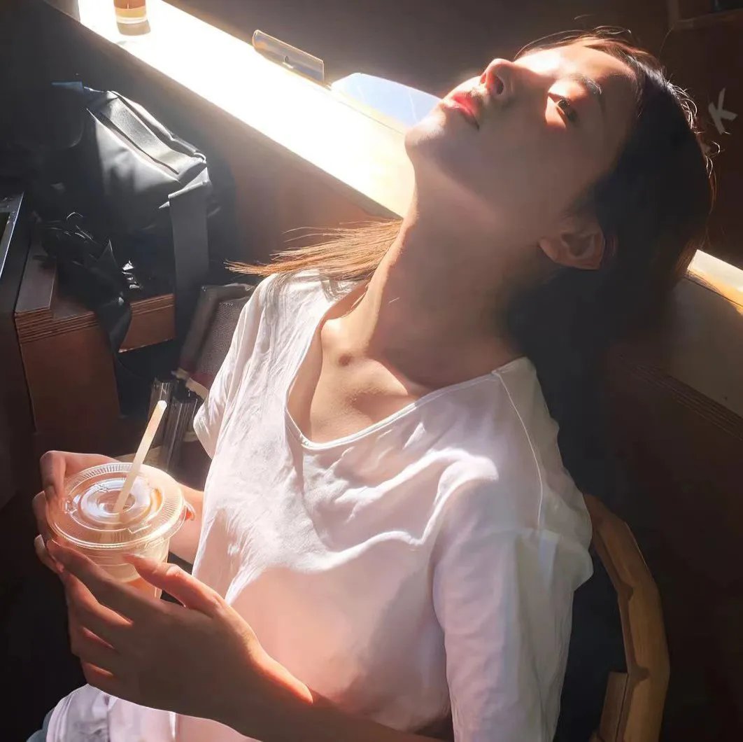春曲丽影